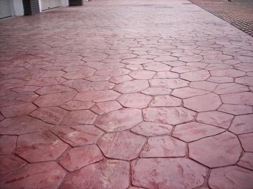 「壓模地坪」壓模地坪是具藝術(shù)性和特殊裝飾要求的地面材料