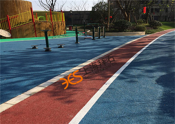 透水路面.jpg 透水路面.jpg