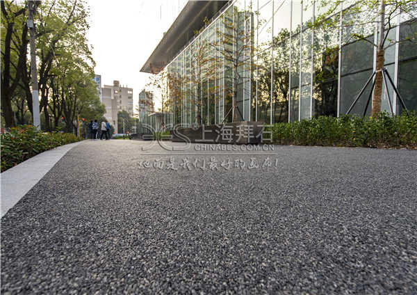 透水膠粘石路面