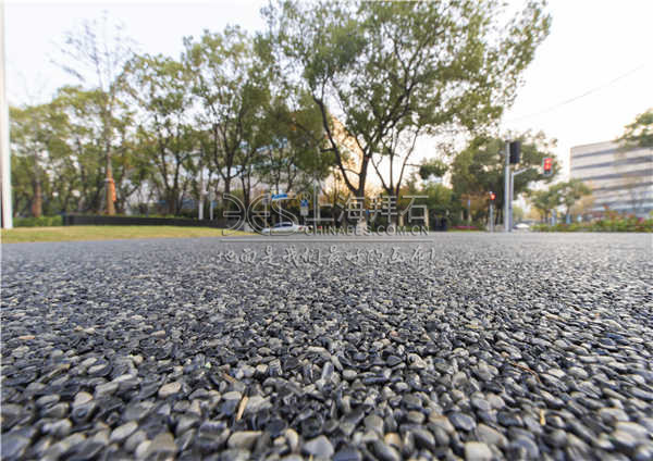 透水膠粘石路面