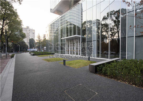 透水膠粘石路面