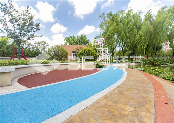 華師大附屬二中 華師大附屬二中